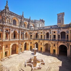 Os 10 pontos turísticos mais fotografados em Tomar foto claustro andreas brunner sa