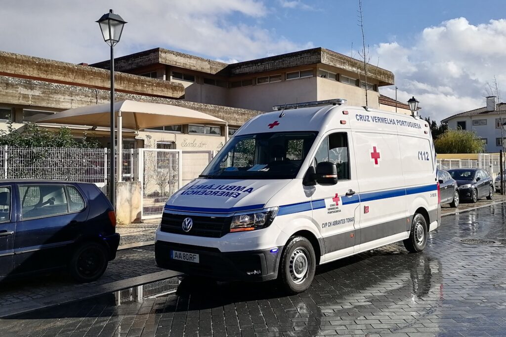 ambulancia cruz vermelha IMG 20221220 134935