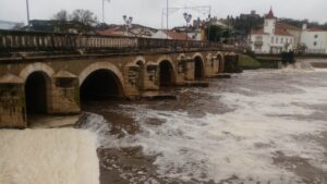 As cheias do rio Nabão em imagens (c/ fotos e vídeos) nabao cheias 5223 6828552590346298437 n