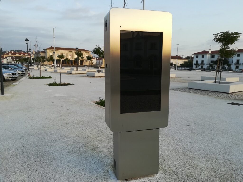 Novo painel informativo não funciona há longos meses painel IMG 20221231 082757