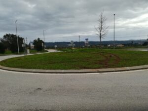 Andaram a fazer rali em rotundas da estrada de Coimbra (c/ fotos) rotunda rali IMG 20230101 105030