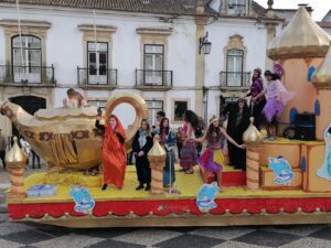 Dois anos depois, corso do carnaval saiu à rua em Tomar (c/ fotos e vídeos) carnaval Tomar 2023 IMG 20230221 171953