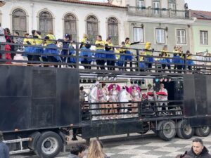 Dois anos depois, corso do carnaval saiu à rua em Tomar (c/ fotos e vídeos) carnaval Tomar 2023 IMG 20230221 172636