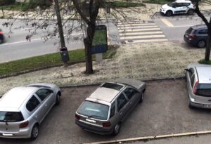 Usos e abusos no estacionamento (c/ fotos) estac 264 1527717486076544336 n