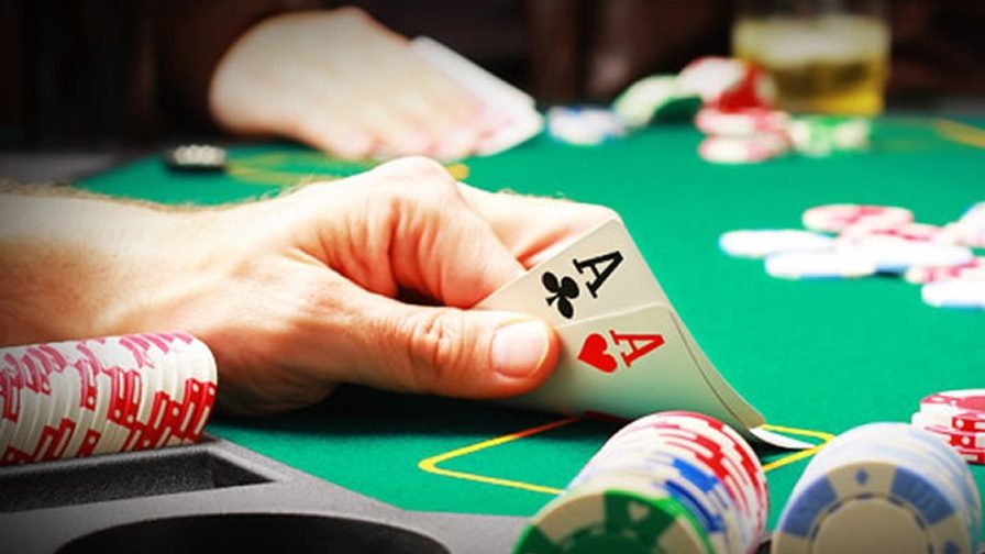Poker e a Mente: Como o jogo afeta o cérebro? jogos cartas