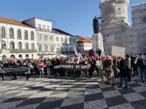Só dois professores não fizeram greve em Tomar (c/ fotos e vídeo) manif greve profs IMG 20230201 101227