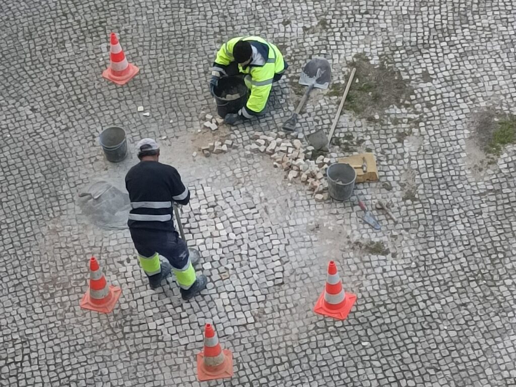 Tejo Ambiente repõe calçada que danificou tejo ambiente IMG 20230223 120335