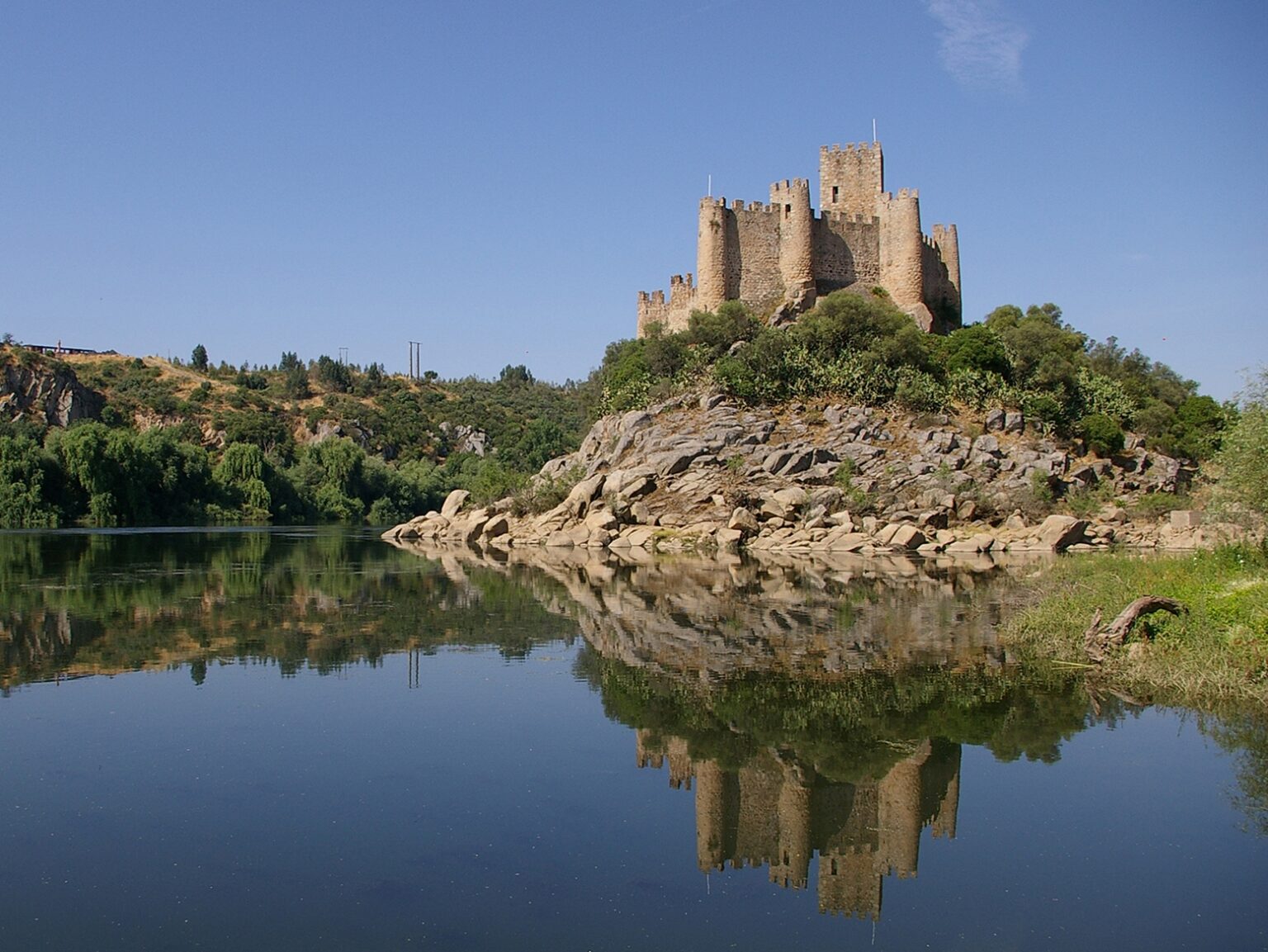 almourol 2 1370589370401318071 n