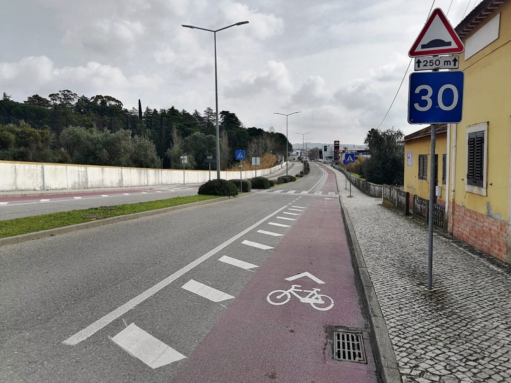 Sabia que as bicicletas não são obrigadas a circular nas ciclovias? ciclovia IMG 20230221 121956