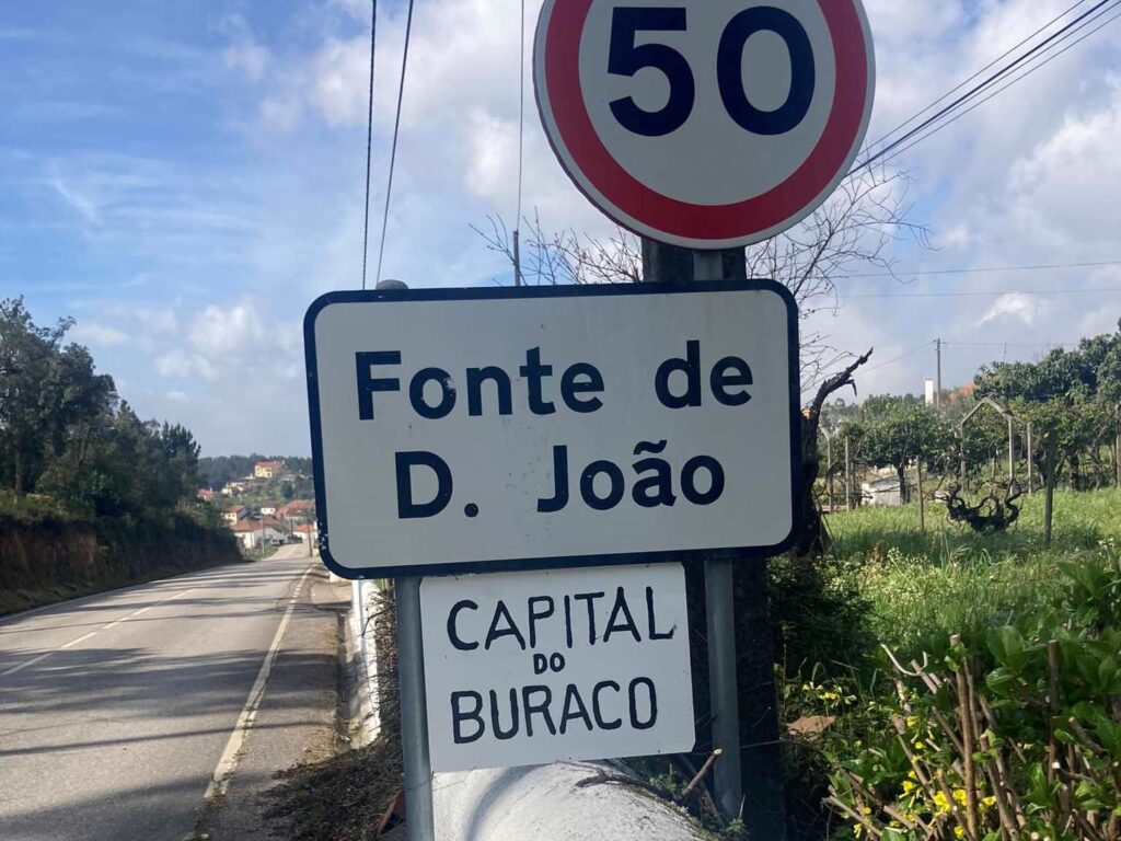 Fonte de D. João classificada como “capital do buraco” fonte d. joao 78137 3492264683576869682 n