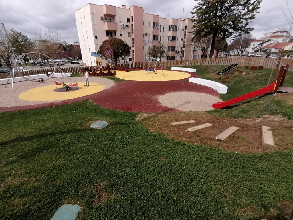 Novo parque infantil da Nabância já abriu. Skate park continua adiado parque infantil IMG 20230323 112344