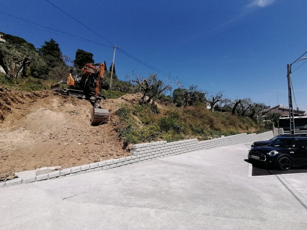 Junta obrigada a demolir parte do muro na rua Água das Maias agua maias IMG 20230417 130420