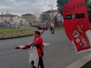 Benfiquistas festejam com euforia a conquista do título (c/ fotos e vídeos) benfica IMG 20230527 202435