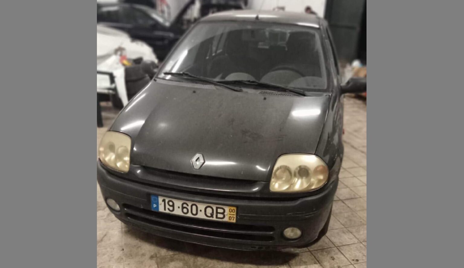 Carro roubado em Torres Novas carro