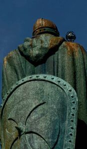 Gualdim Pais “tomou banho” estatua gualdim pais IMG 2018 182341
