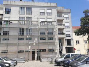 Andaimes impedem acesso de deficientes na Segurança Social seguranca social IMG 20230616 143550