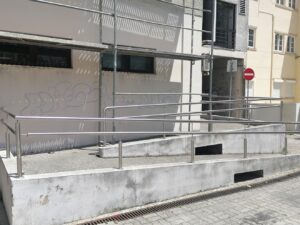 Andaimes impedem acesso de deficientes na Segurança Social seguranca social IMG 20230616 143608