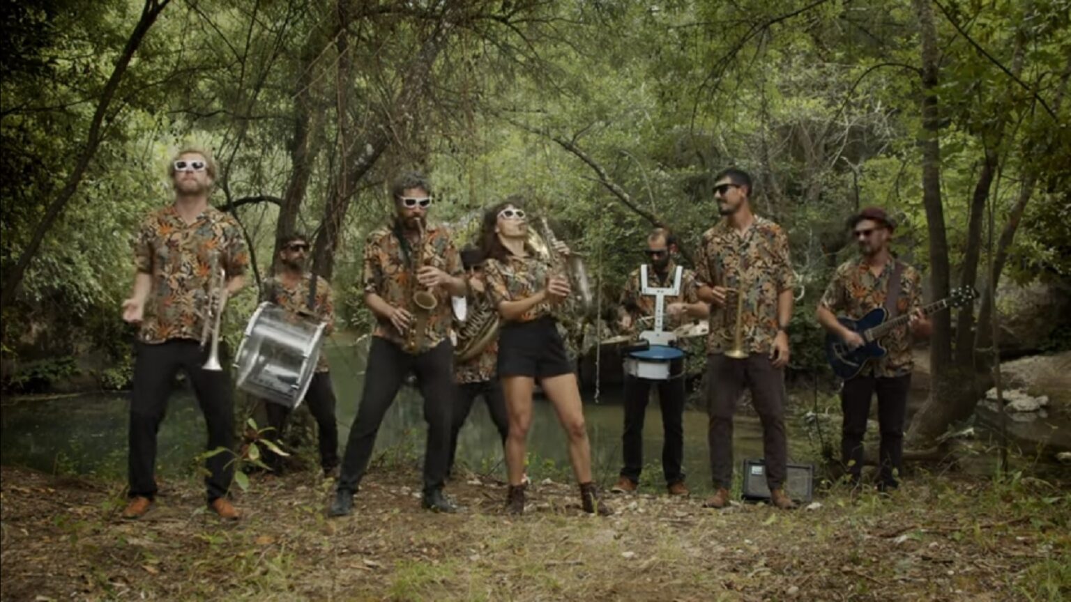 Kumpania Algazarra grava tema junto ao rio Nabão Kumpania Algazarra