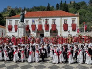 cortejo rapazes tabuleiros IMG 20230702 112717 1