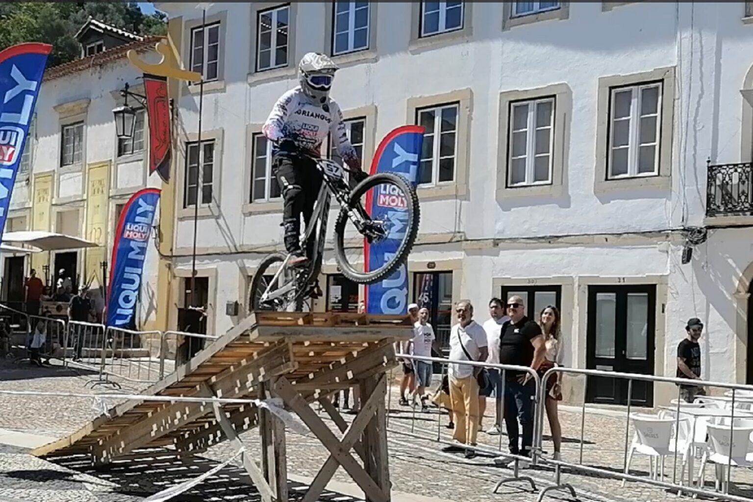 downhill b3