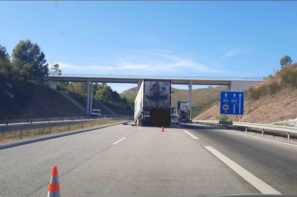 Camião perde reboque na A23 a23 5190386675 7915115669781504328 n