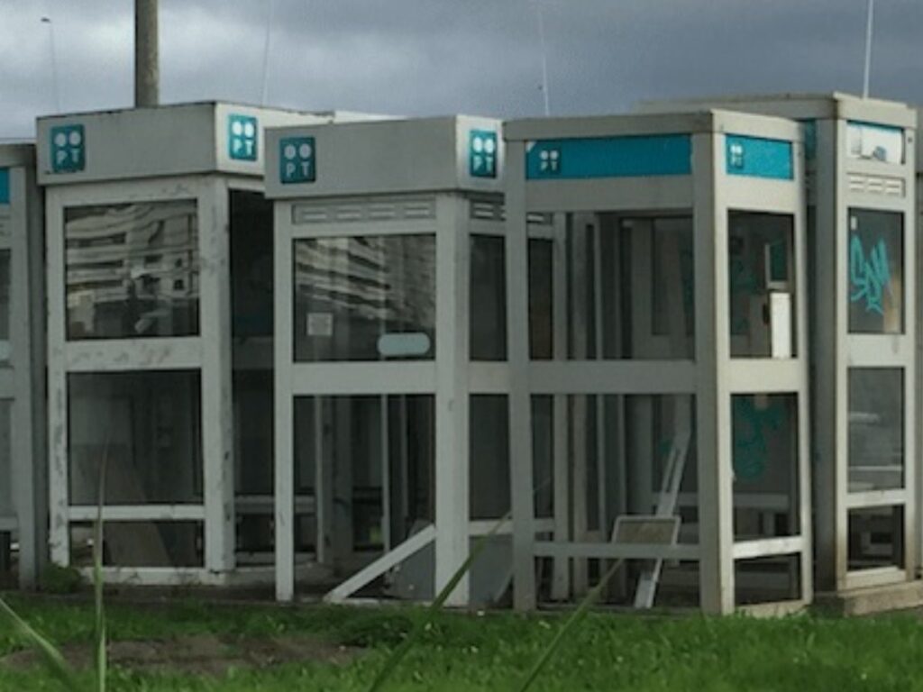 cabines telefonicas abandonadas