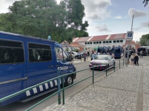 Operação policial contra a contrafação no mercado semanal de Tomar (c/ fotos e vídeo) psp mercado operacao policia IMG 20230908 101708