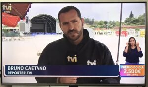 Comunicação social nacional destaca caso de criança trancada no carro (c/ vídeo) tvi 301687610 1040595105823012264 n