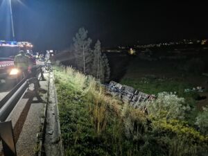 Camião dos Correios despista-se no IC3 (c/ vídeo) despiste ic3 IMG 20240214 211903