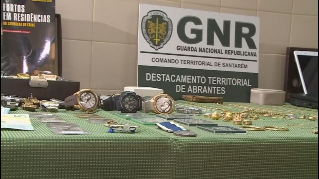 GNR de Abrantes desmantela quadrilha que roubava ouro (c/ vídeo) abrantes ouro