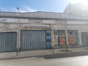 Av. Nuno Álvares Pereira com cerca de 20 espaços comerciais fechados av. Nuno Alvares Pereira IMG 20240331 105023