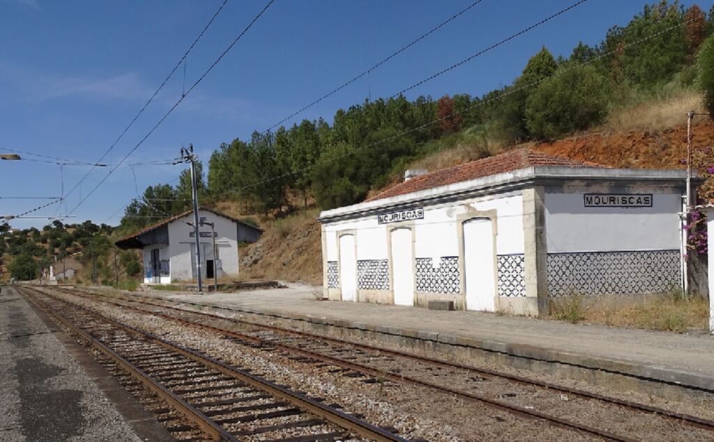 Advogado morre trucidado por comboio em Abrantes mouriscas estacao