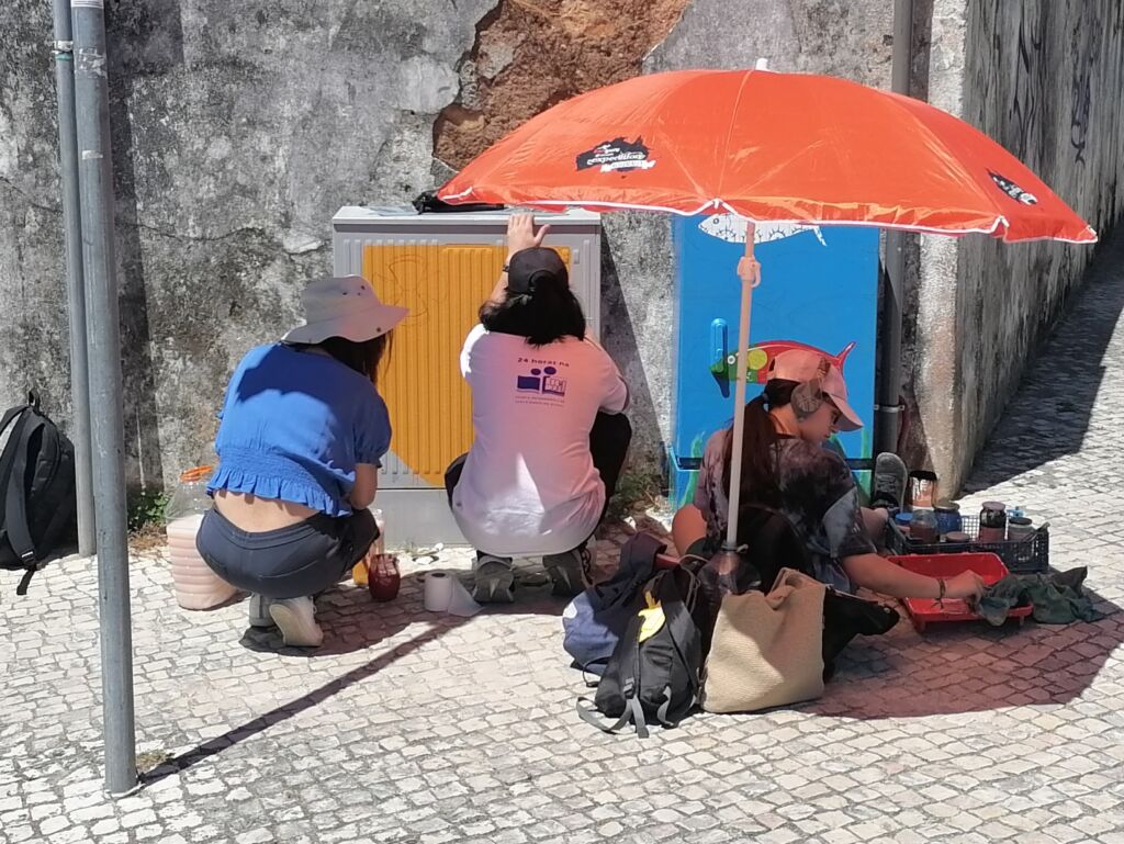Alunos pintam mais caixas de eletricidade IMG 20240528 122102