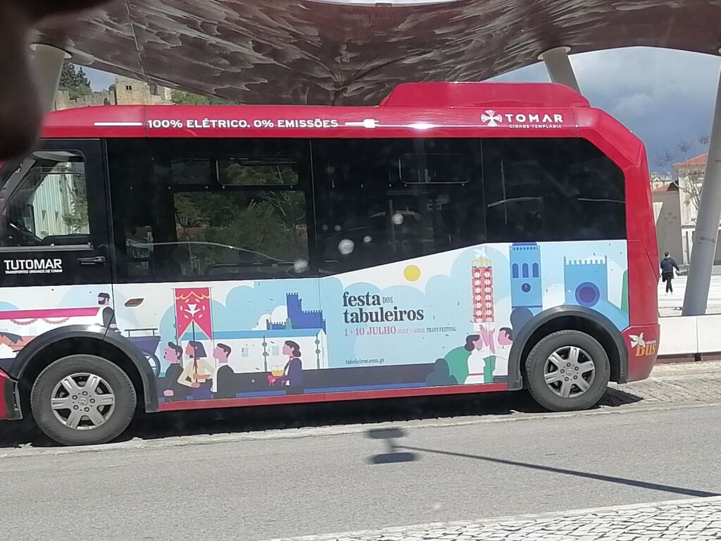 Autocarros dos TUT continuam a promover a Festa dos Tabuleiros 2023 quase um ano depois TUT IMG 20240502 113234