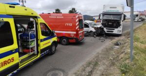 Colisão entre camião e carrinha provoca três feridos no Entroncamento acidente 839408581558143 8424298405724208519 n