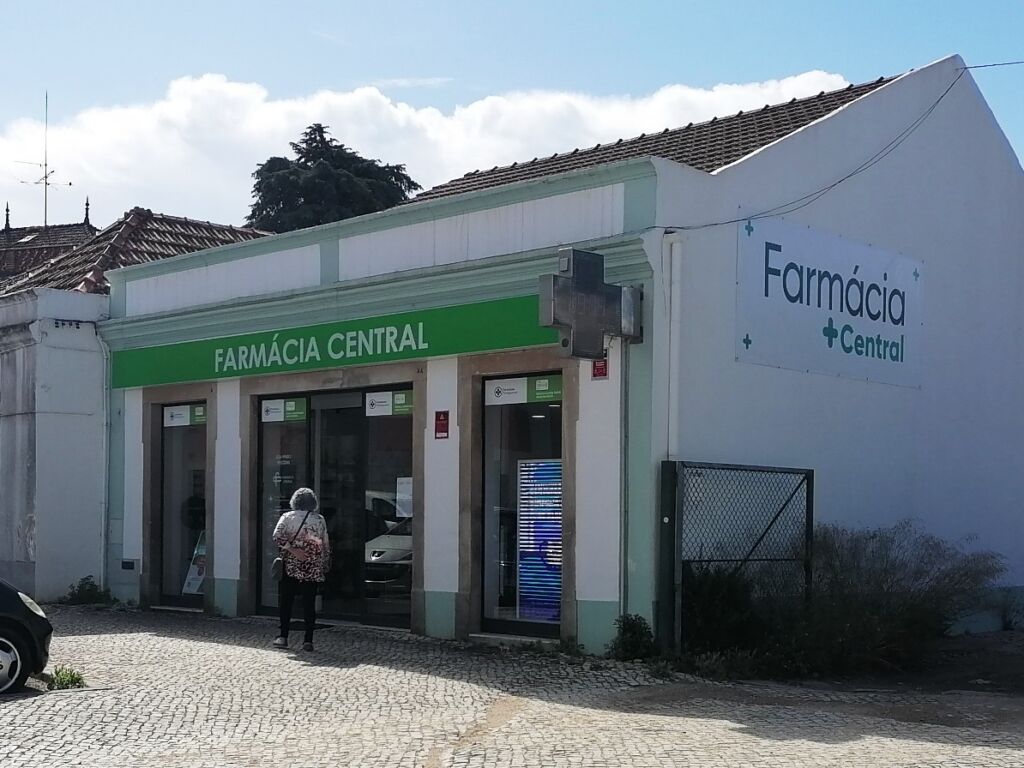 Empreendedora de 32 anos é a nova dona da farmácia Central farmacia central IMG 20240619 101043