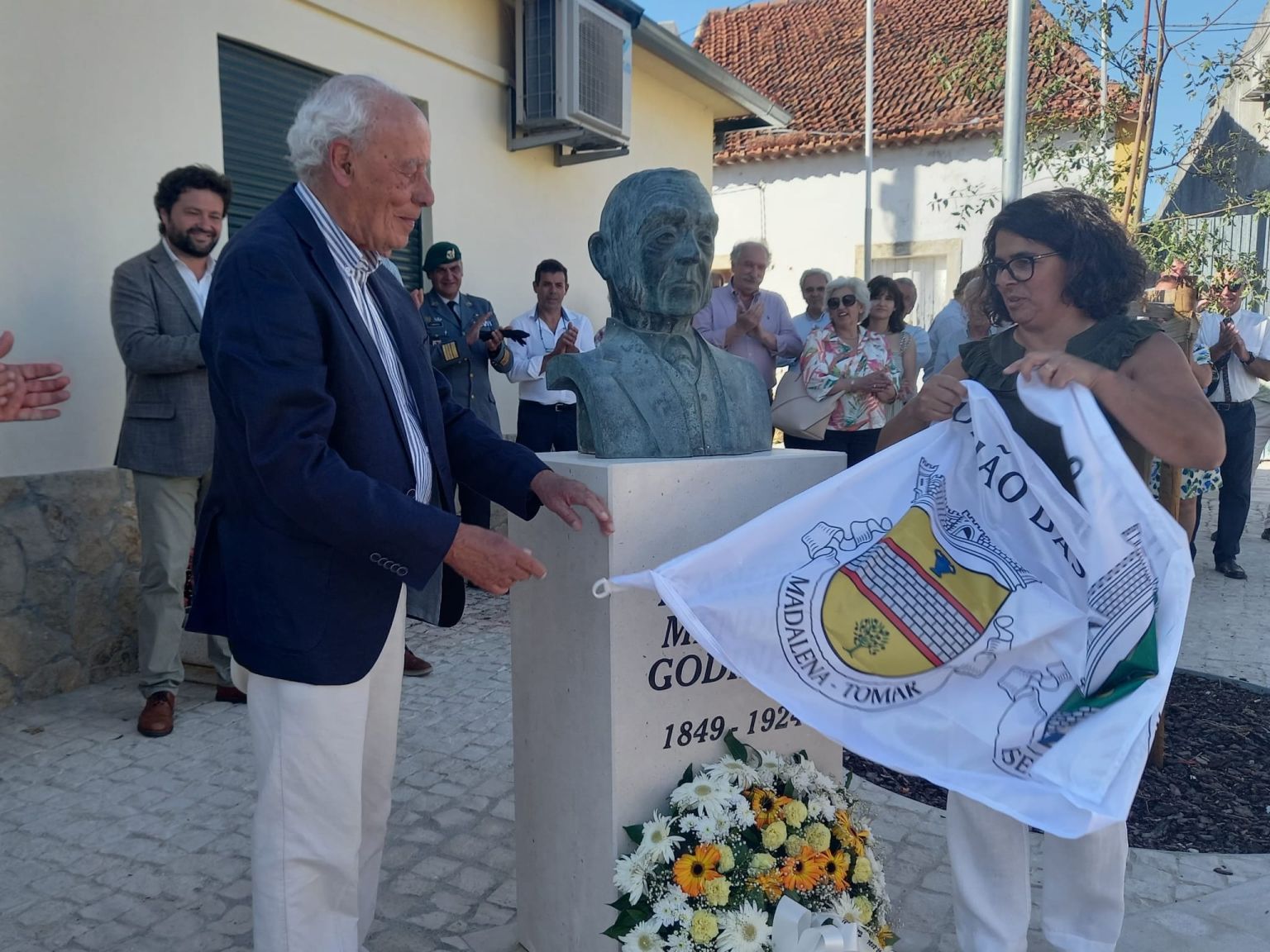 Busto de Manuel Mendes Godinho inaugurado em Cem Soldos IMG 20240721 WA0006