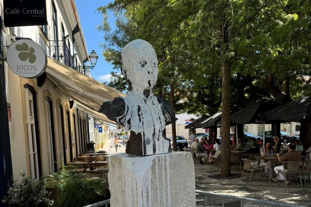 estatua 618062055 6403550316198987727 n