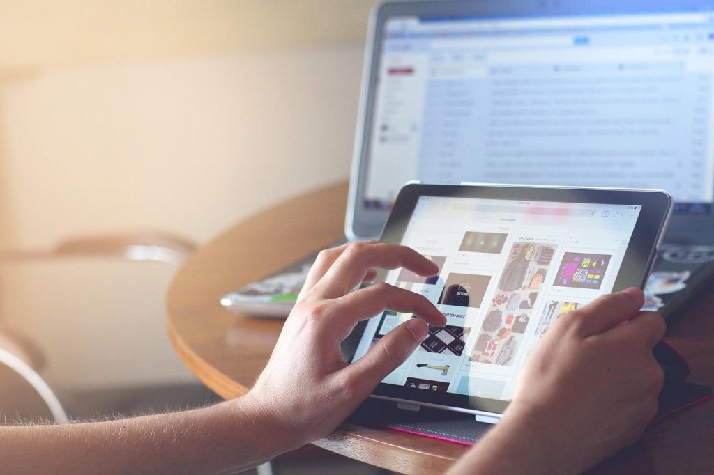 Seis dicas para navegar na Internet com segurança j
