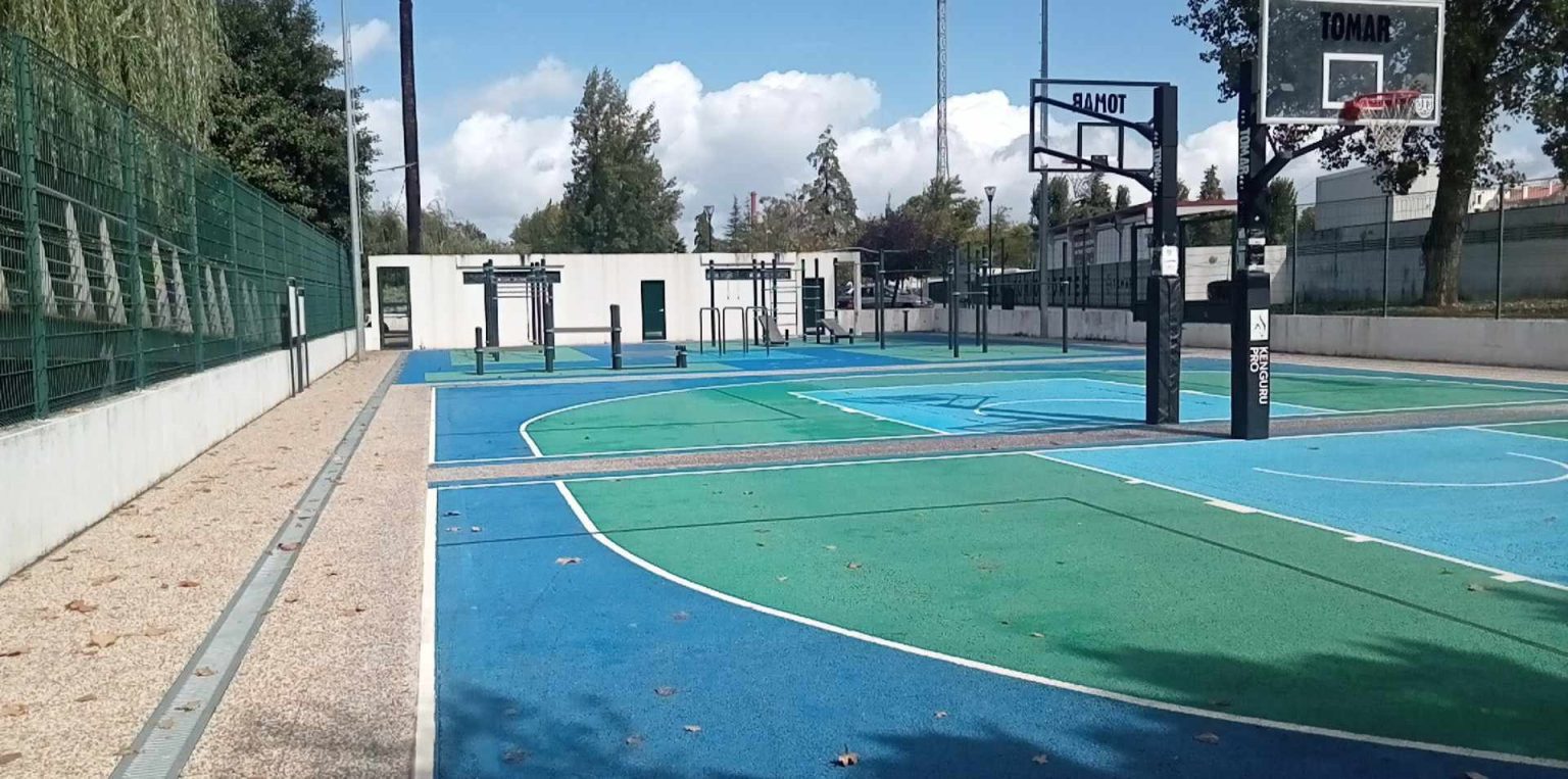 Cães defecam em espaço desportivo 55ec6df7 ffff 4c22 a00c e6a3cae2a2fa