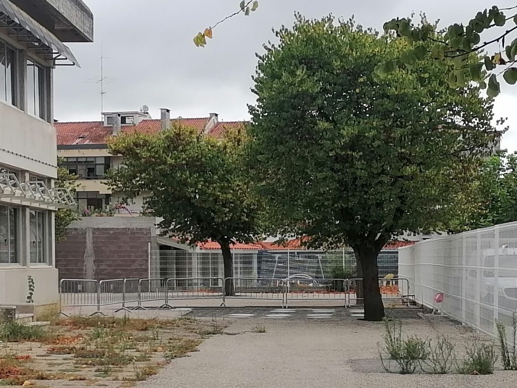 Parque infantil da escola básica dos Templários foi desmantelado IMG 20240901 101909