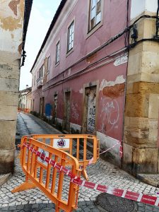 Prédio em risco de ruir obriga a cortar trânsito IMG 20240920 112122