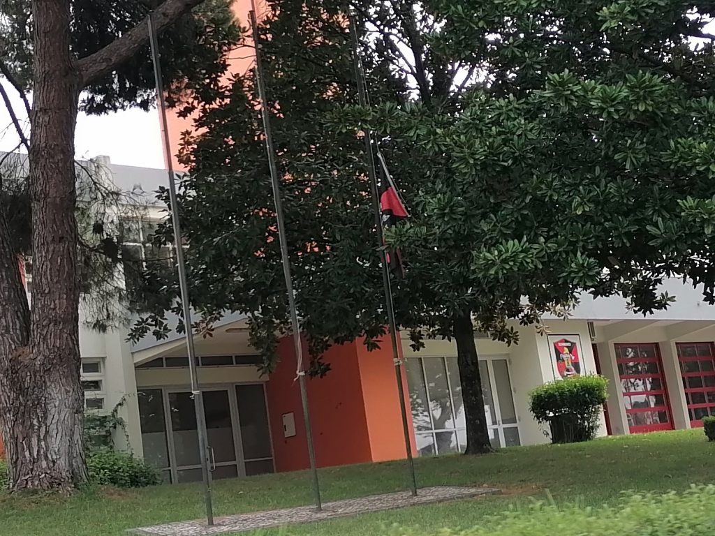 Bombeiros de Tomar com bandeira a meia haste bandeira IMG 20240918 113852 1