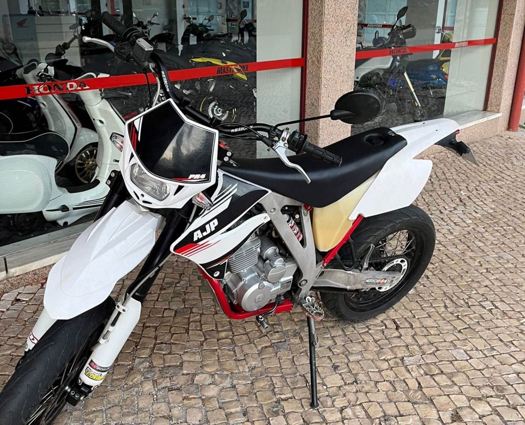 Mota roubada em Tomar apelo 57937213 2242501683801276243 n