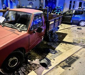 Carrinha despista-se, colide com sete viaturas e provoca feridos received 8952581251453556