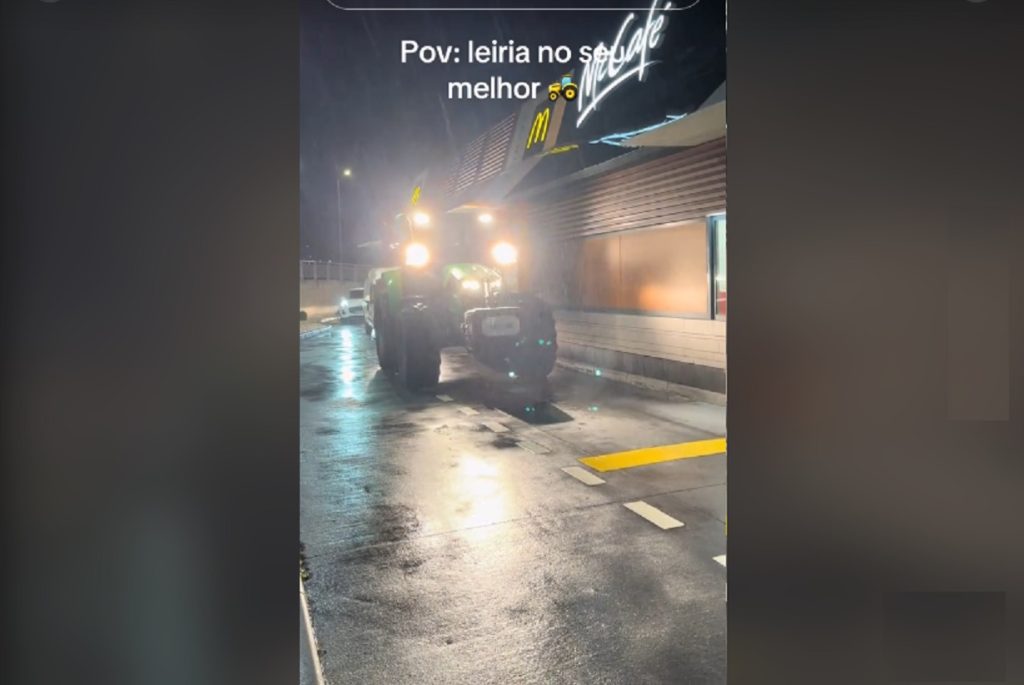 De trator no McDrive (c/ vídeo) trator 6789
