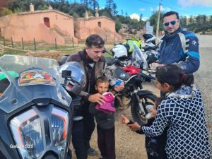 Motard tomarense em iniciativa solidária em Marrocos 462553881 902395971836709 6287553486209362397 n