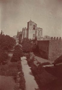 O que estão a fazer ao jardim formal do Convento de Cristo? Convento de Cristo finais do sec. XIX