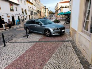 Maus exemplos de estacionamento em Tomar estac 98025435948 6493593897002081421 n
