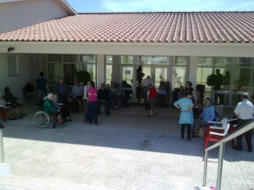 Polémica no Centro de Assistência Social de Tomar continua lar s. jose idosos cast 11052011214